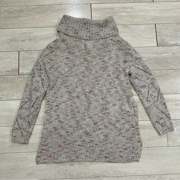 Jessica Simpson Loose Cowl Neck Sweater - Picture 2 of 7